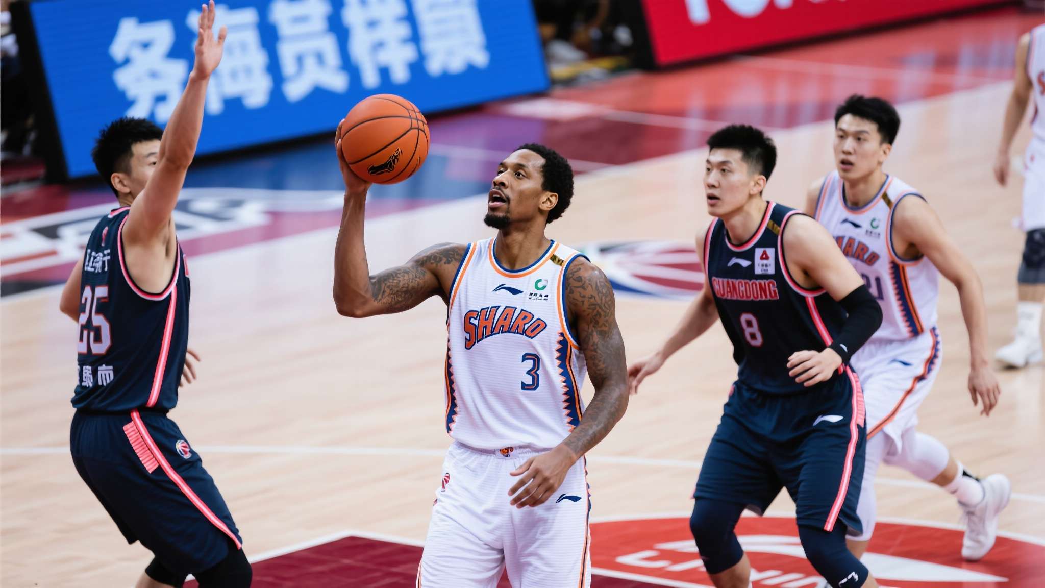 CBA排名又乱了！上海稳居第一，广东遭逆转跌至第4，北京杀进前三